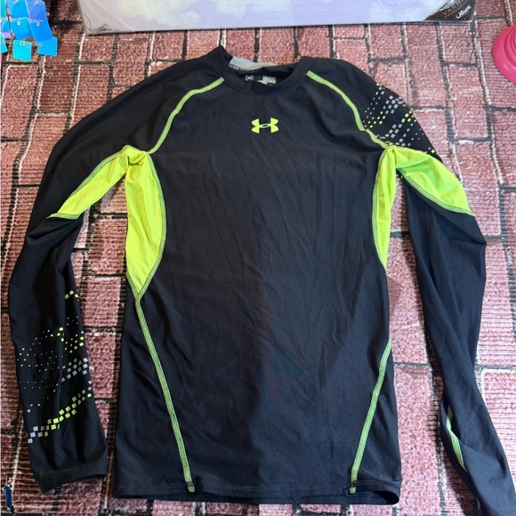 Under Armour Black and Neon Green Performance Shirt - Picture 1 of 6